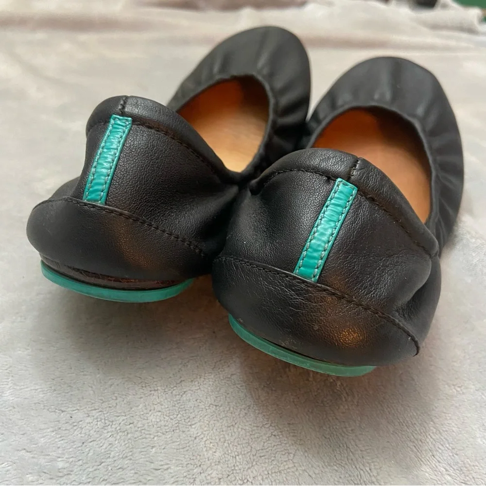Tieks matte black round toe foldable ballet flats_5